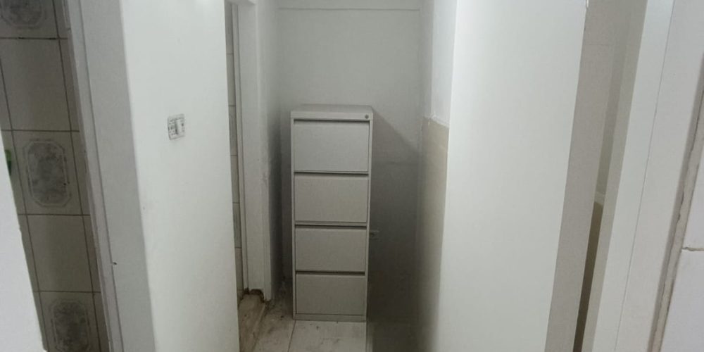 1000466976