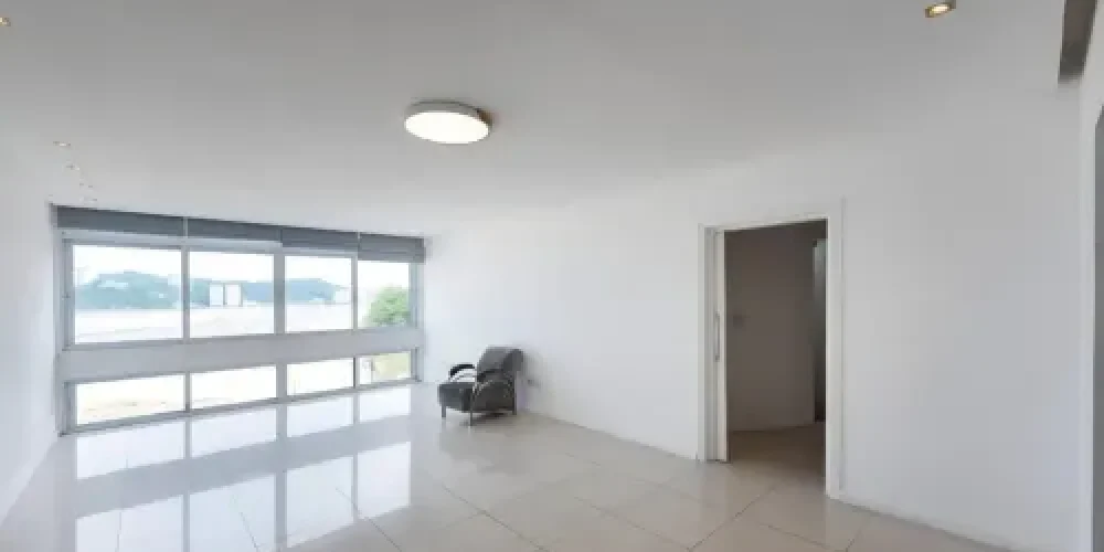 258629425702037